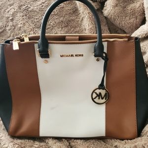 Michael Kors Purse and Michael Kors Wallet (Bundle